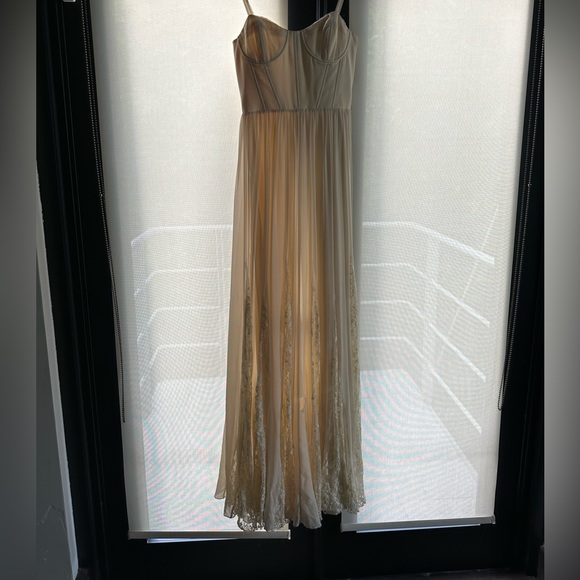 Stunning Alice + Olivia Bustier Gown - Picture 3 of 10